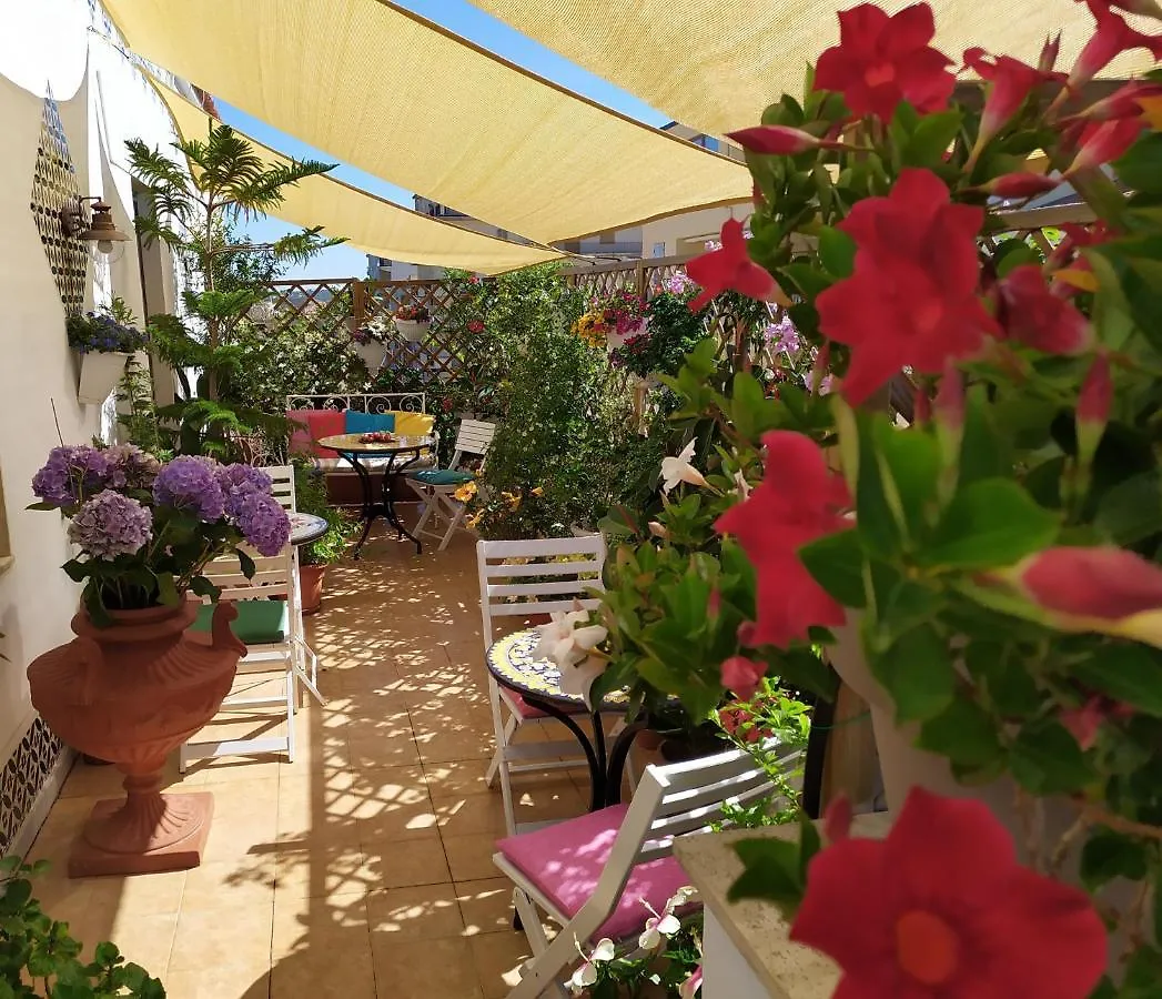 ***  Alghero Roof Garden Bed and Breakfast Italia