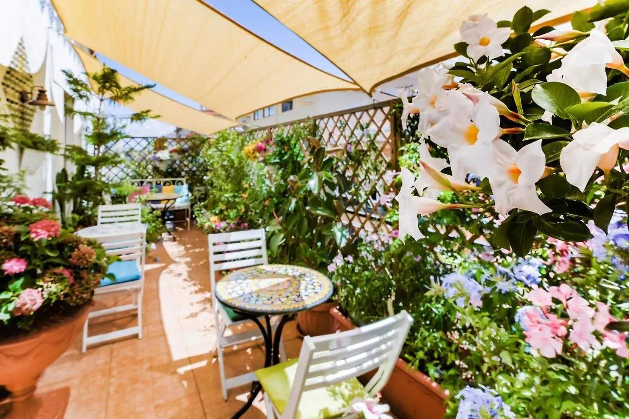 Alghero Roof Garden 3*,